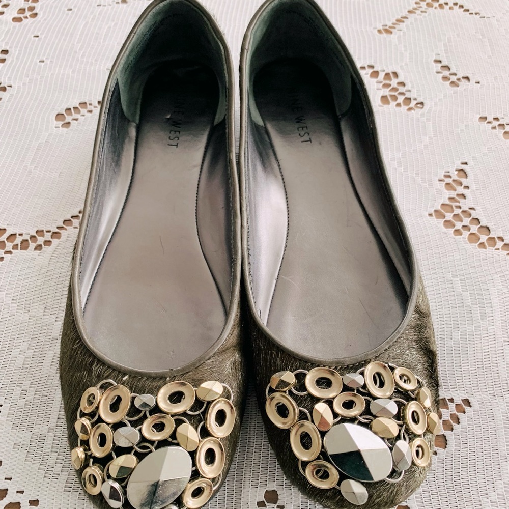 Stunning Nine West flats silver, pewter and gold